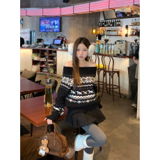 批发实价实拍黑色复古慵懒感费尔岛白提花粗织设计感露肩毛衣女套装