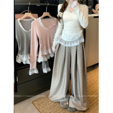 批发实拍 韩系氛围感芭蕾风<b class='q'>蕾丝拼接</b>长袖T恤女显瘦甜辣内搭上衣