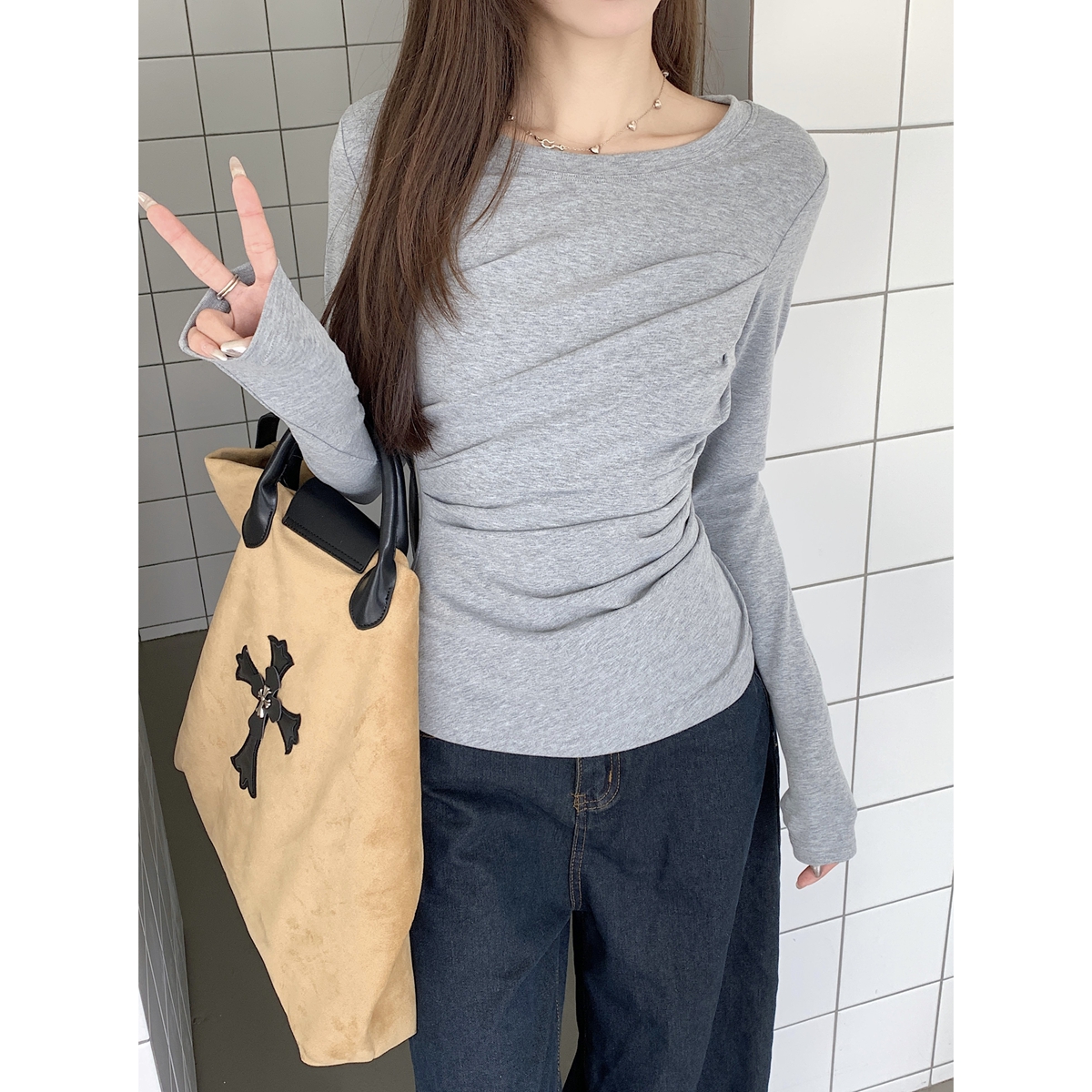 PF28309# 韩版圆领气质褶皱显瘦修身长袖内搭打底T恤上衣女裝貨源服裝批發