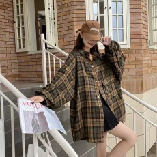 批发<b class='q'>韩版</b>春季磨毛格子衬衫懒惰风休闲宽松设计感长袖灯笼袖衬衣外套女