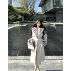 批发冬季新款白色呢子大衣女中长款环保小龙猫毛领毛呢外套
