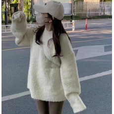 批发秋冬装新款大码女装圆领长袖加厚款牛奶绒套头毛衣宽松软糯针织衫