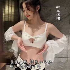 批发无钢圈性感无痕内衣女小胸聚拢显大不空杯收副乳防下垂镂空文胸