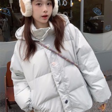 批发实拍实价~日系<b class='q'>甜美</b>彩色扣子蓝色羽绒服女款冬季新款小个子派克服