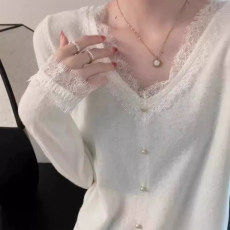 批发<b class='q'>大码</b>女装法式气质拼接蕾丝V领毛衣女秋冬胖mm显瘦别致内搭针织衫