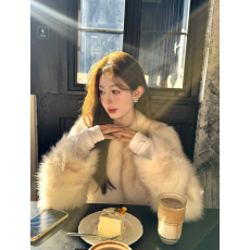 批发晕染霜色V领短款仿狐狸毛皮草外套女丨霜华映月