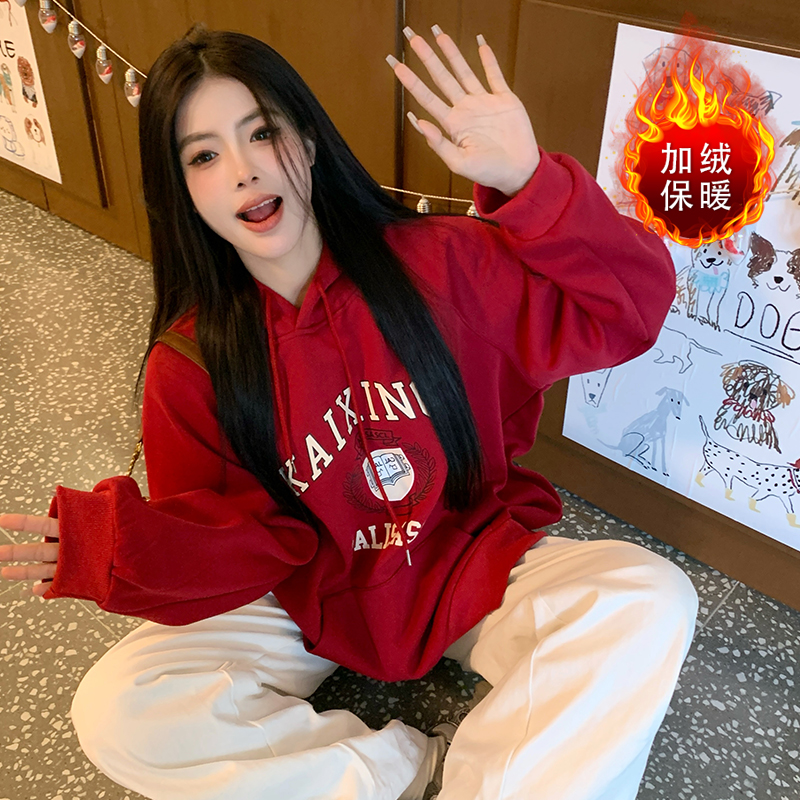 圣诞红加绒加厚大码女装卫衣冬季字母印花宽松型连帽卫衣