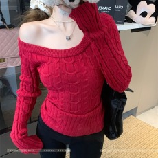 批发新年红辣妹斜肩针织女冬季小众麻花修身露肩打底上衣