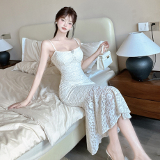 批发实拍小个子性感修身蕾丝吊带鱼尾礼服中长款气质修身包臀连衣裙