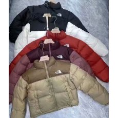 批发全部都是高品质<b class='q'>时尚</b>大气潮流设计师款街头流行保暧羽绒服