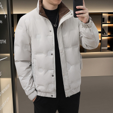 批发24年冬季羽绒服简约高领<b class='q'>休闲</b>纯色修身男士外套潮搭白鸭绒<b class='q'>商务</b>压花