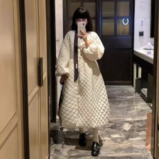 批发实拍～2025年冬季款韩系氛围感夹棉加厚菱形圆领中长款连衣裙女装