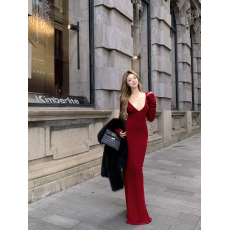 批发实拍实价  风情万种设计感秋冬<b class='q'>连衣裙</b>