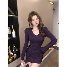 批发实拍秋冬纯欲风V领超修身性感包臀辣妹打底抽皱<b class='q'>连衣裙</b>