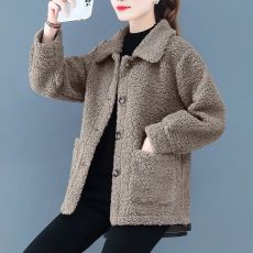 批发羊羔绒<b class='q'>女士</b>短外套秋冬新款中年妈妈颗粒绒羊羔毛皮毛一体开衫<b class='q'>大衣</b>