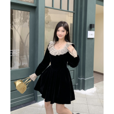 批发法式少女感小黑裙<b class='q'>撞色</b>波点拼接方领丝绒显瘦<b class='q'>连衣裙</b>女