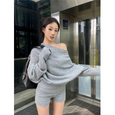 批发7针北极绒~卡其宽松露肩长袖套头女秋季慵懒风套<b class='q'>装</b>针织短<b class='q'>裤</b>两件套