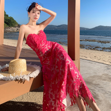 批发实拍礼服裙高端小众<b class='q'>婚纱</b>晨袍敬酒服<b class='q'>新娘</b>重工红色抹胸连衣裙