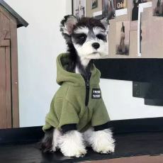 批发小型犬狗狗衣服雪纳瑞泰迪博美冬季保暖衣服宠物加厚加绒潮牌卫衣