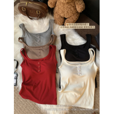 批发实拍实价不减秋冬纯欲磨绒保暖<b class='q'>背心</b>带胸垫设计感内搭修身显瘦上衣