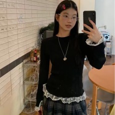 批发2025年秋冬新款韩系百搭显瘦蕾丝拼接设计感针织衫女内搭<b class='q'>毛衣</b>上衣
