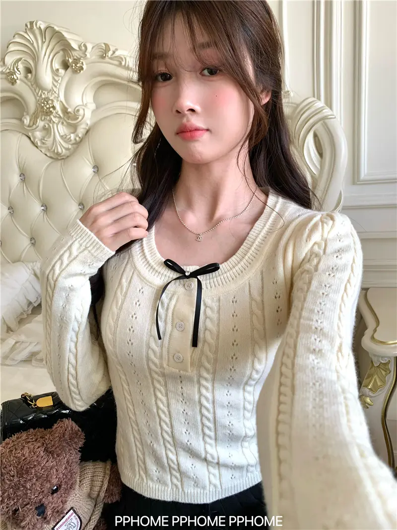 샤넬풍 리본 꽈배기 니트