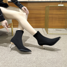 批发6cm高跟短靴金属头细跟时装靴尖头弹力瘦瘦靴黑色绒面时装靴性感