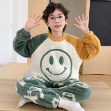 批发[黛琳芬]法兰绒<b class='q'>亲子装</b>男孩儿童睡衣<b class='q'>套装</b>秋冬加厚女孩童装家居服4
