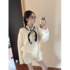 批发天猫抖音质量纯色圆领长袖毛衣针织衫上衣+毛织休闲<b class='q'>短裤</b>两件套装