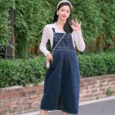 批发孕妇装新款时尚翻领针织长袖上衣+宽松牛仔背带裙<b class='q'>连衣裙</b>孕妇套装
