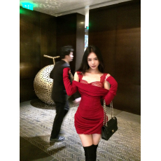 实拍实价 撩心缪斯 设计感针织荡领抽褶连衣裙女修身显瘦内搭短裙