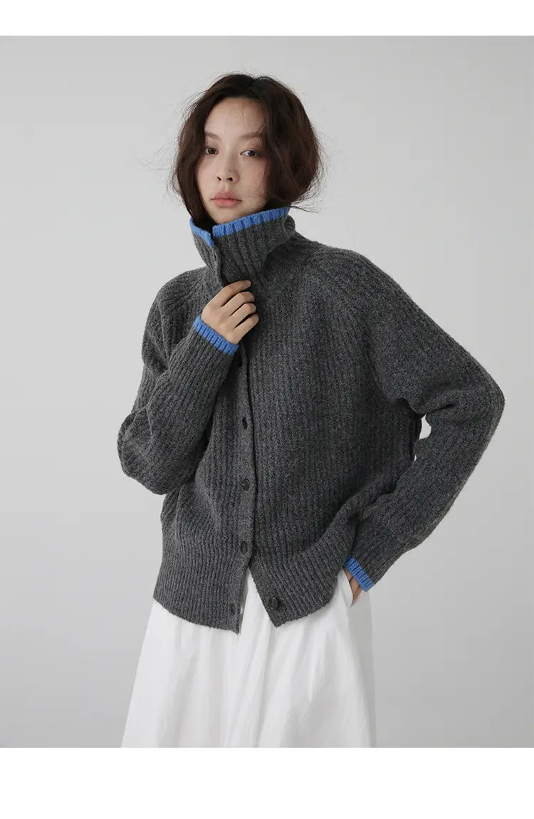 배색 라운드넥 단추 울 가디건 상세 이미지 3