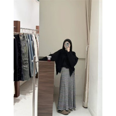 批发实拍 针织打底斗篷外套条纹针织<b class='q'>半身裙</b>三件套