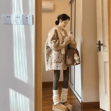 批发实价美拉德奶茶波点撞色连帽羊羔毛短外套女<b class='q'>秋</b>冬慵懒风上衣