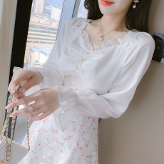 批发实拍法式方领长袖蕾丝连衣裙女2026秋冬新款气质收腰显瘦打底裙子