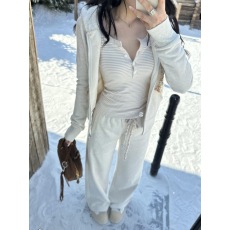 批发纯欲蓝色条纹<b class='q'>长袖</b><b class='q'>T</b><b class='q'>恤</b>女秋冬设计感修身打底衫内搭短款甜辣妹上衣