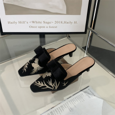 批发2025年绣花复古细跟小方头  长期加码 35-40码