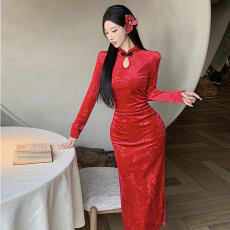 批发实拍 国潮风红色<b class='q'>复古</b>丝绒压花中长款改良旗袍连衣裙