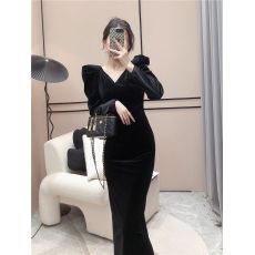 批发韩国外贸时尚气质高雅显瘦丝绒<b class='q'>礼服</b>裙新款高腰包臀开叉连衣裙女