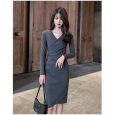 批发<b class='q'>韩国</b>外贸韩版修身连衣裙女春装新款气质修身长袖V领褶皱<b class='q'>长裙</b>子