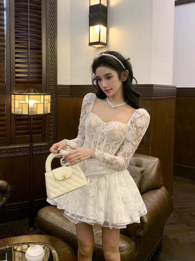 前10分钟新品5折自在风雅 白色法式蕾丝方领连衣裙女