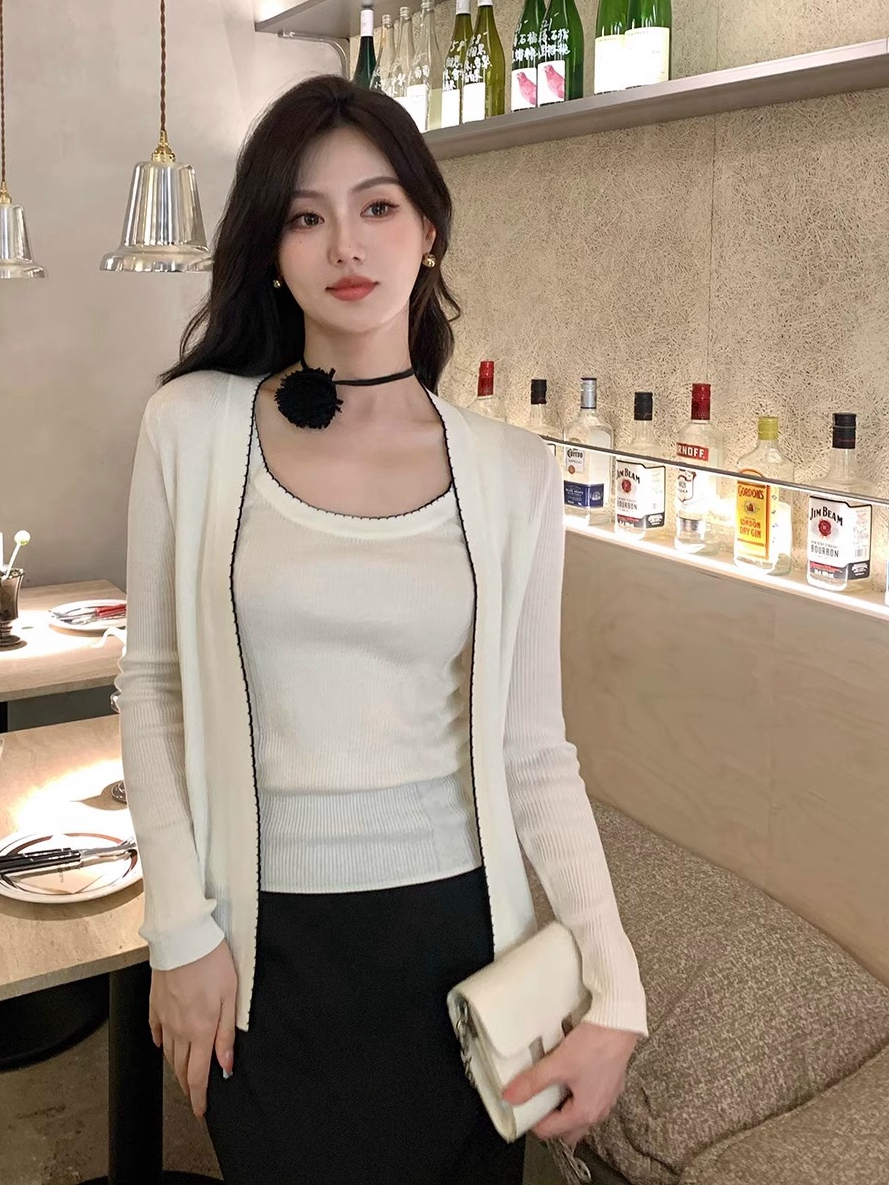 명문 여성 작은 샤넬 스타일 숙녀 배색 니트 두 조각 여성 세트 화이트 부드러운 찹쌀 조끼 오픈 가디건 부드러운 이른 가을 전체 집합