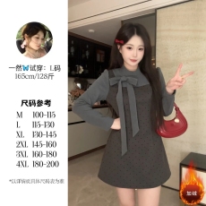 批发大码~实拍韩系内搭打底女秋<b class='q'>冬</b>新款蝴蝶结上衣小众设计感连衣裙