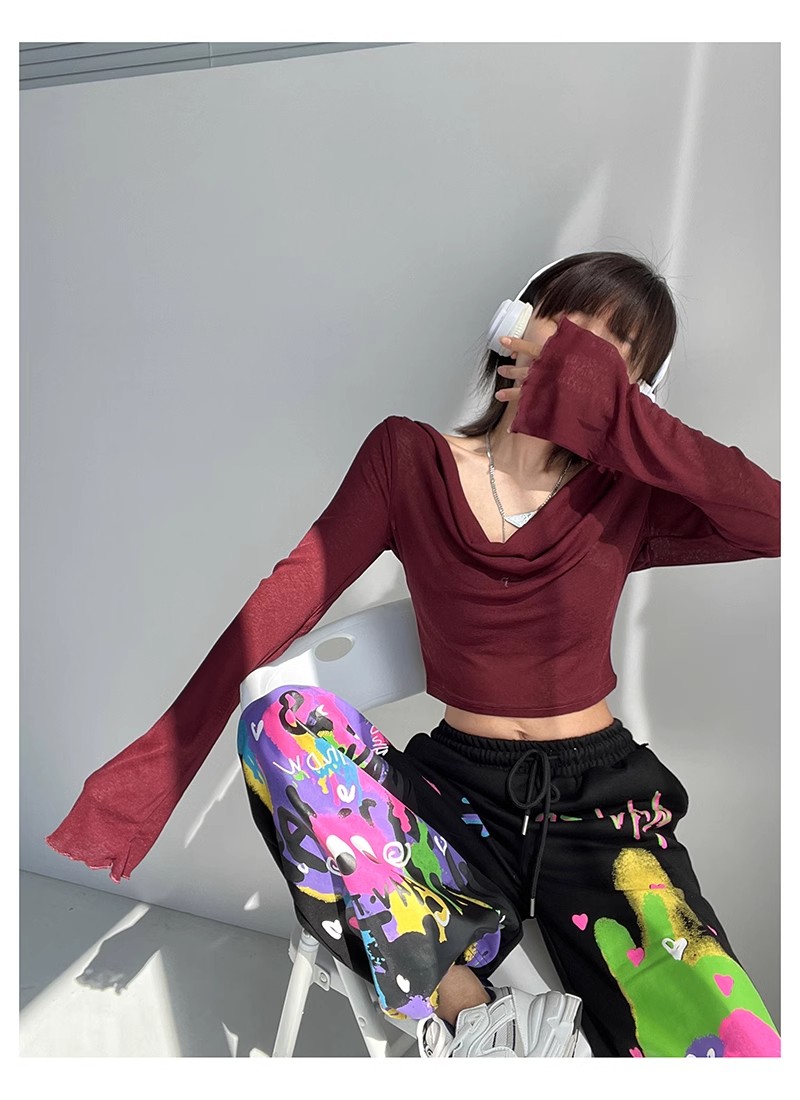 면 마을 던져 차가운 핫걸 바람 섹시함 긴팔 후드 티셔츠 여성 불모지 바람 개성 디자인 센스 쇼트 스타일 이슬 뼈의 맨위