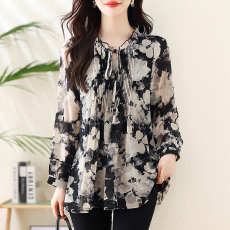 批发实拍2026春季新款大码女装遮肚显瘦胖MM设计感减龄雪纺长袖上衣