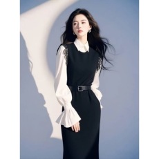批发2026秋季穿搭一整套<b class='q'>女装</b>时髦小香风白色衬衫叠穿背心连衣裙子套装