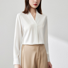实拍白色缎面V领衬衫女长袖2026春季设计感小众衬衣法式职业上衣