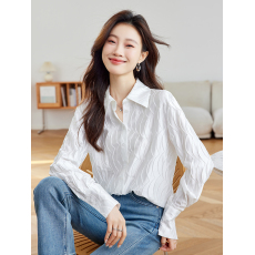 批发2026春季新款丝光缎面质感立体水波纹压皱肌理宽松翻领长袖衬衫