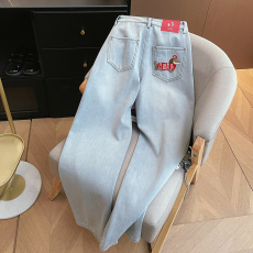 批发实拍冬<b class='q'>婴儿</b>绒加厚撞色刺绣减龄高腰直筒宽松显瘦阔腿牛仔长<b class='q'>裤子</b>女
