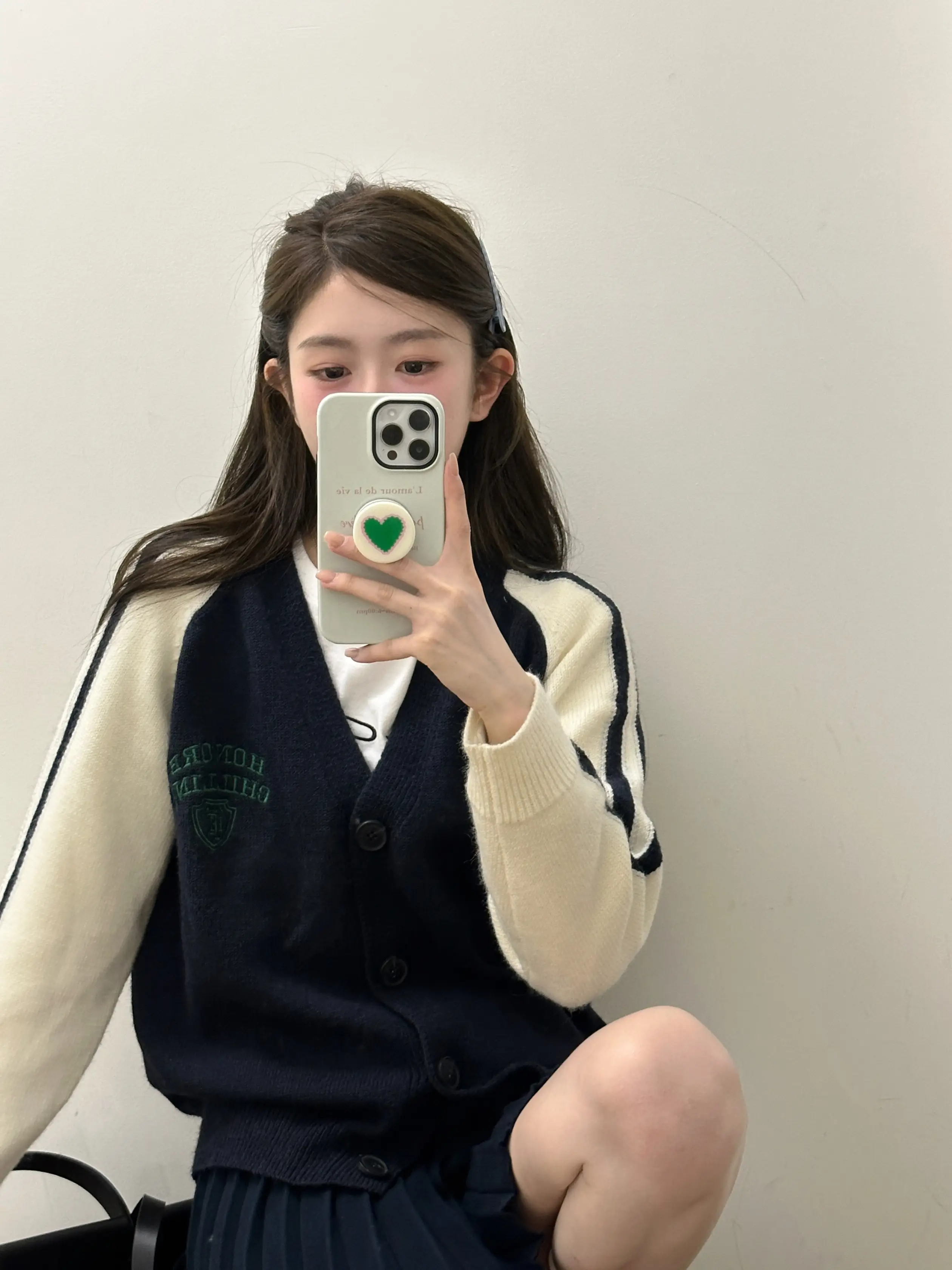 프레피 스타일 배색 V넥 울 니트 가디건 상세 이미지 4